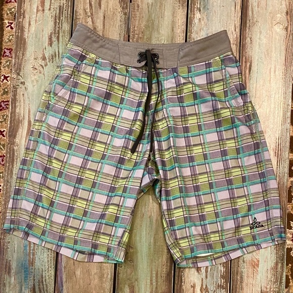 PrAna 30 Boardshorts Mens Gray / Green Plaid Stretch Swim Trunks Surf Logo - Picture 2 of 9